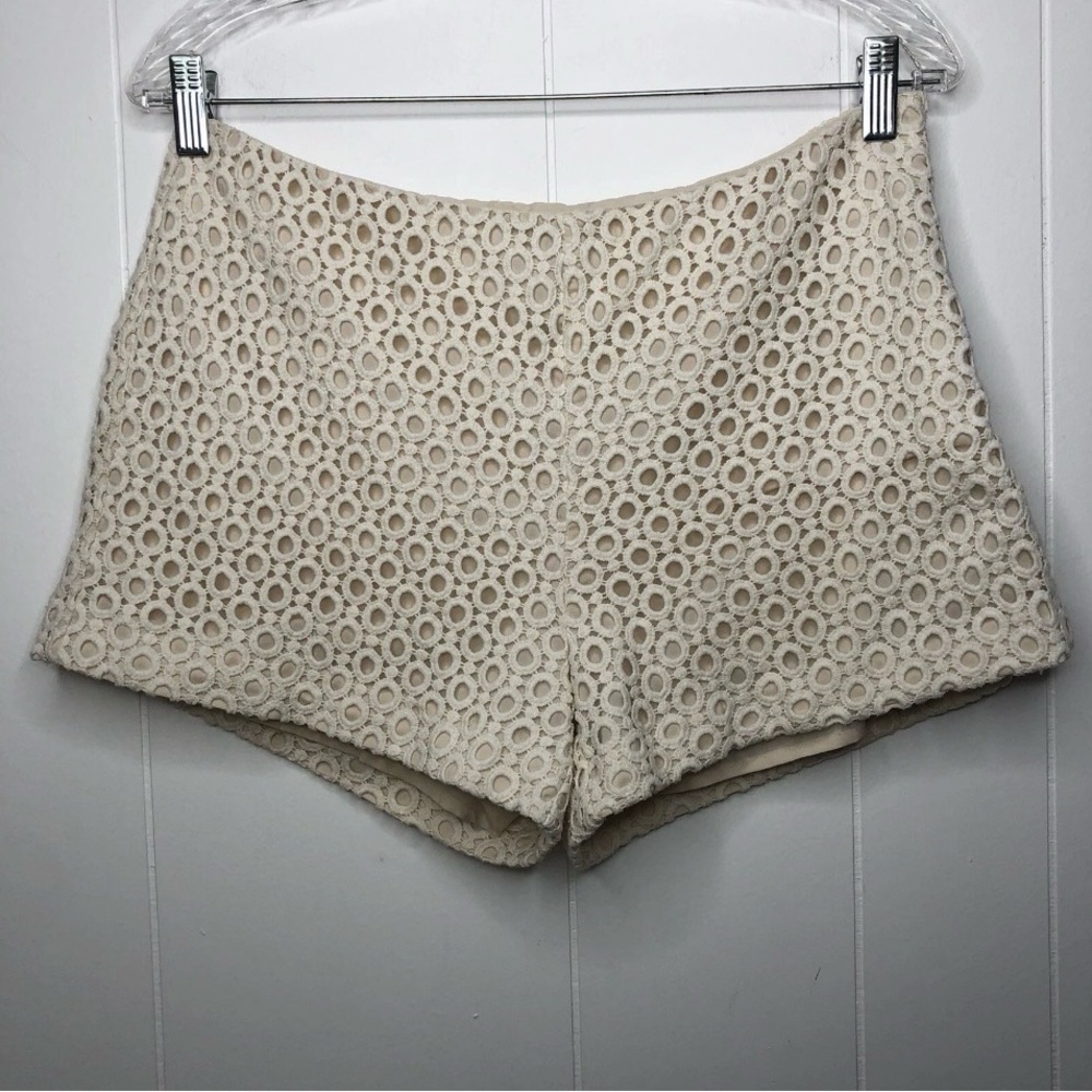 Banana Republic Lace Eyelet Mid rise Shorts cotton ivory